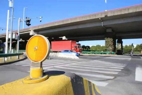 浦東警方聚焦交通三要素，依托道路設(shè)施優(yōu)化全力遏制交通事故